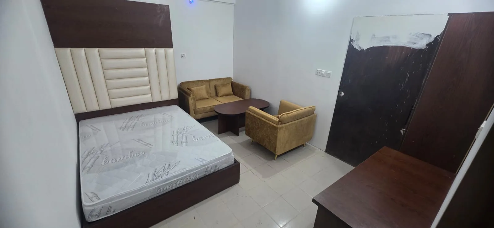 Banani Inn Guesthouse room interior photo 2