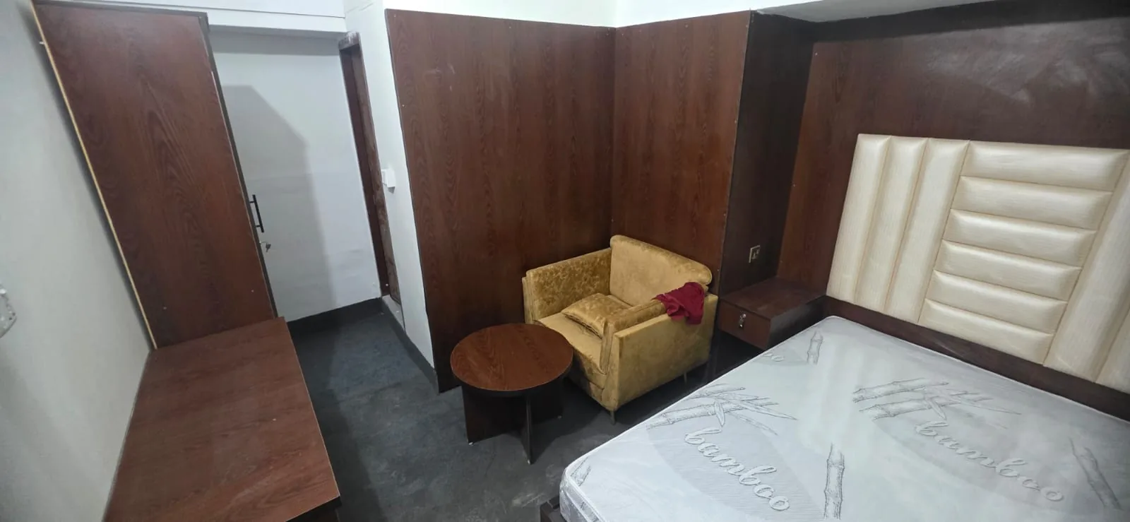 Banani Inn Guesthouse room interior photo 5
