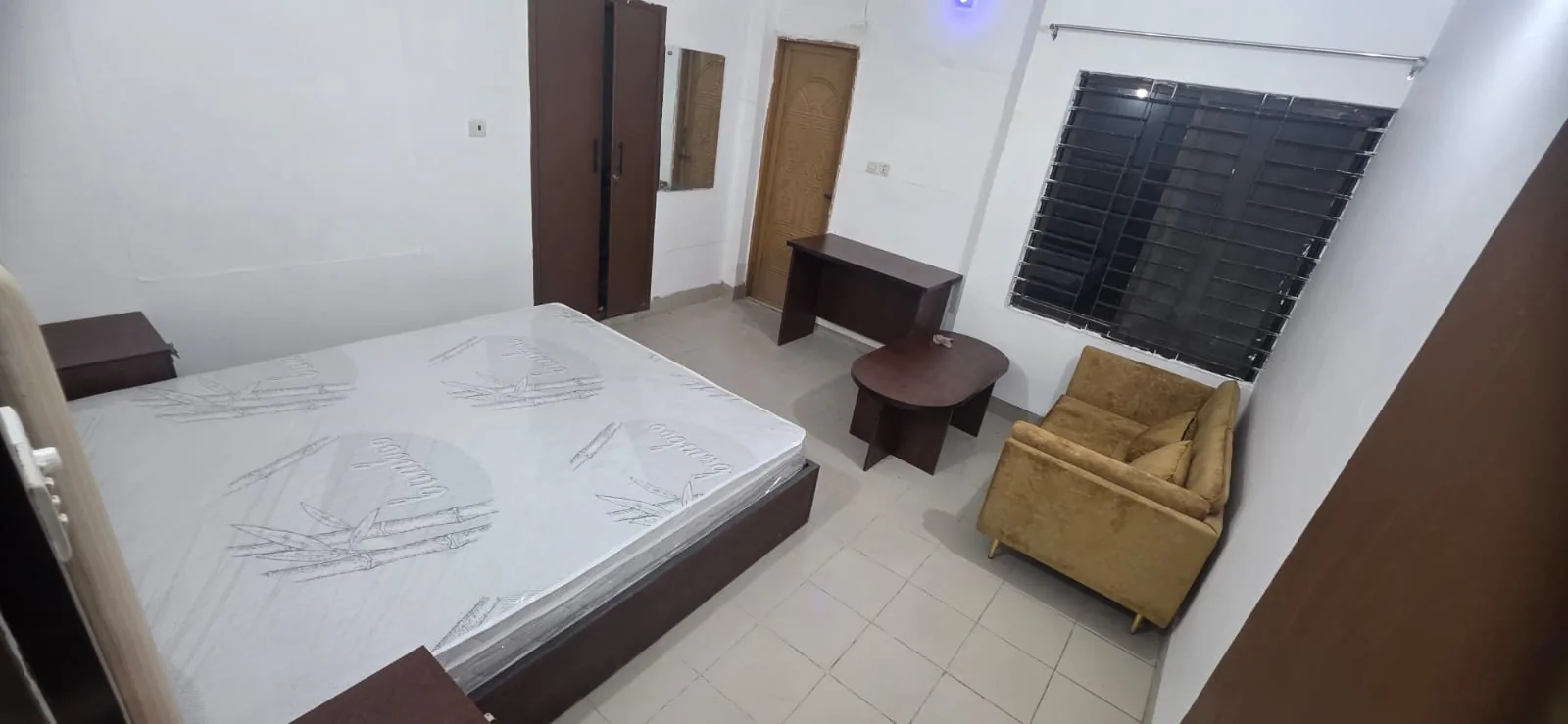 Deluxe Family Adjacent Room at Banani Inn Guesthouse
