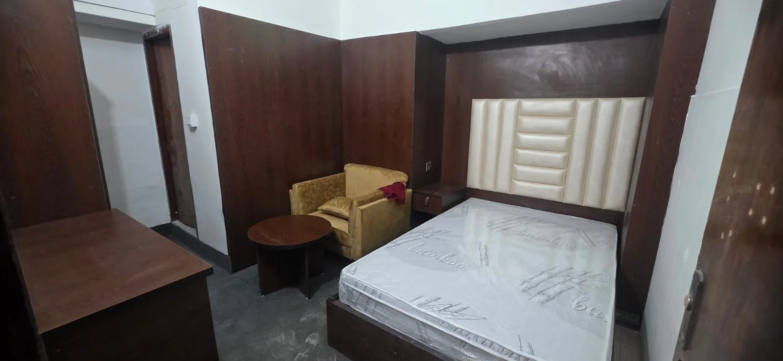 Banani Inn Guesthouse room interior photo 15